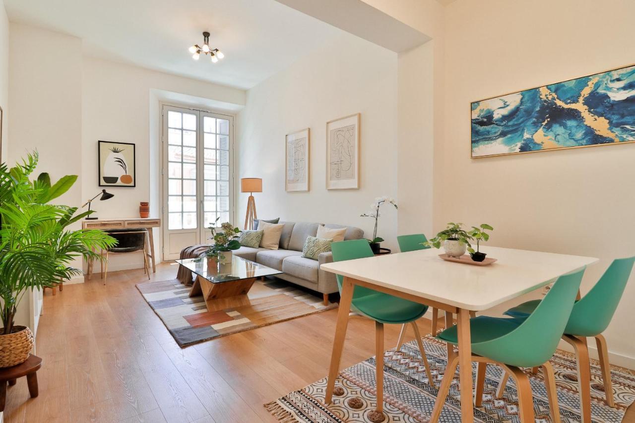 C74 - Marvelous 3 Bedroom Apartment In Historical Малага Экстерьер фото