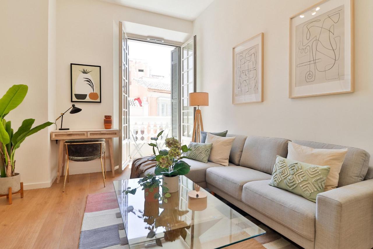 C74 - Marvelous 3 Bedroom Apartment In Historical Малага Экстерьер фото
