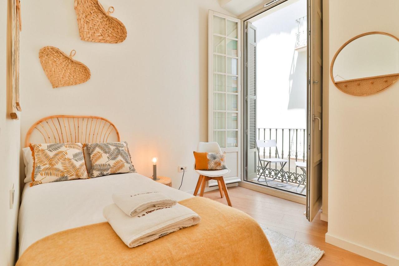 C74 - Marvelous 3 Bedroom Apartment In Historical Малага Экстерьер фото