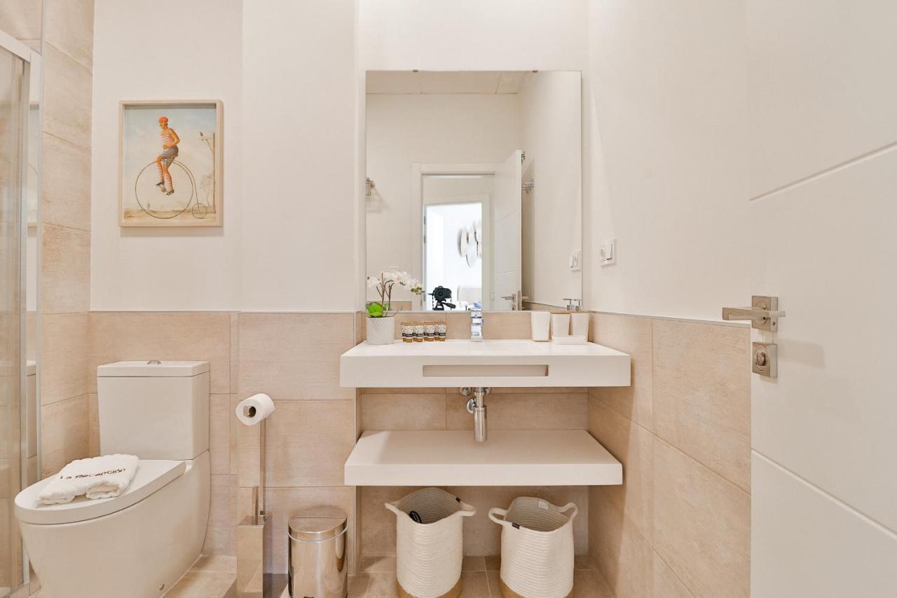 C74 - Marvelous 3 Bedroom Apartment In Historical Малага Экстерьер фото
