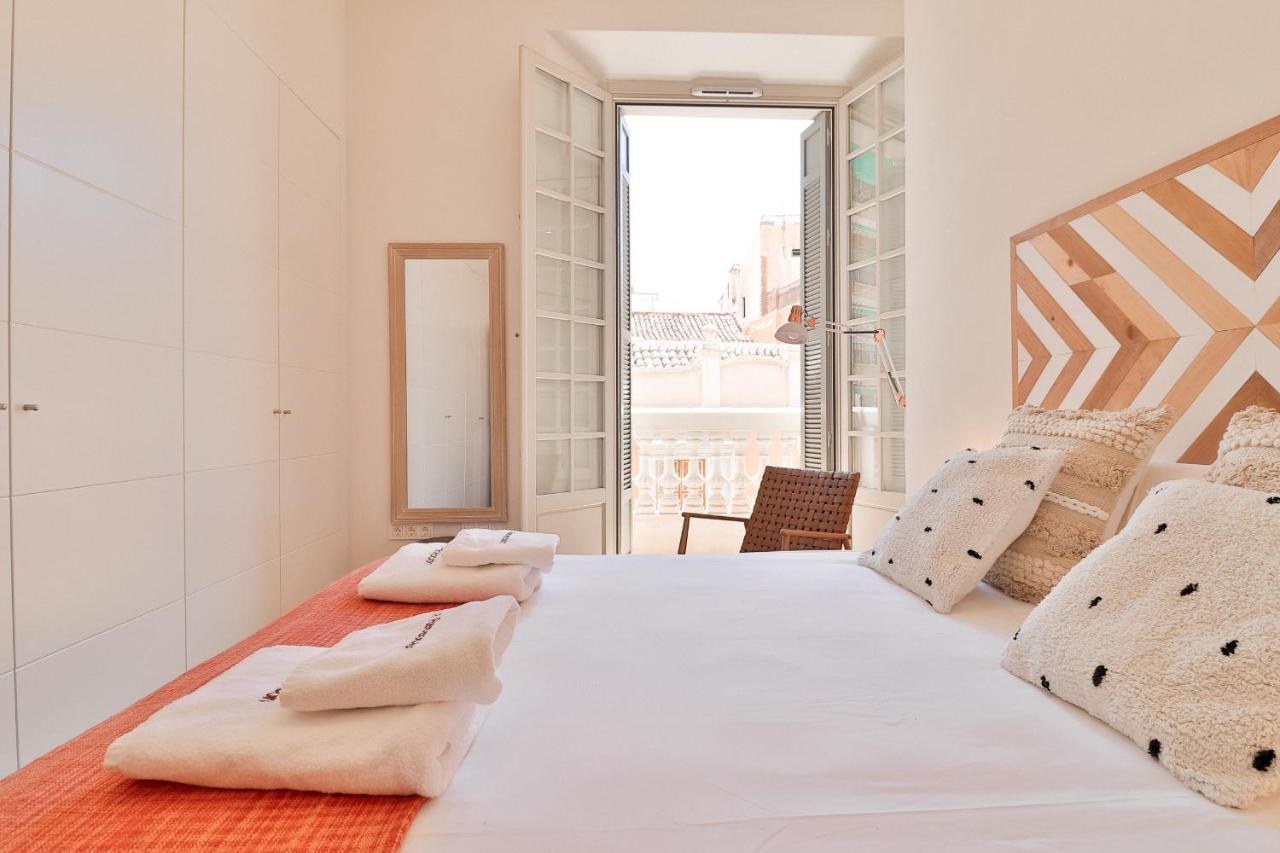 C74 - Marvelous 3 Bedroom Apartment In Historical Малага Экстерьер фото