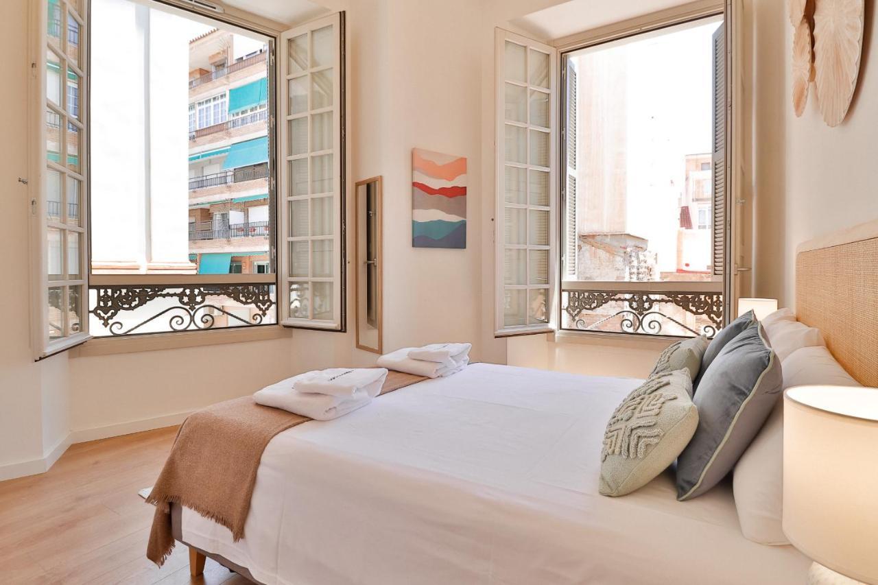 C74 - Marvelous 3 Bedroom Apartment In Historical Малага Экстерьер фото