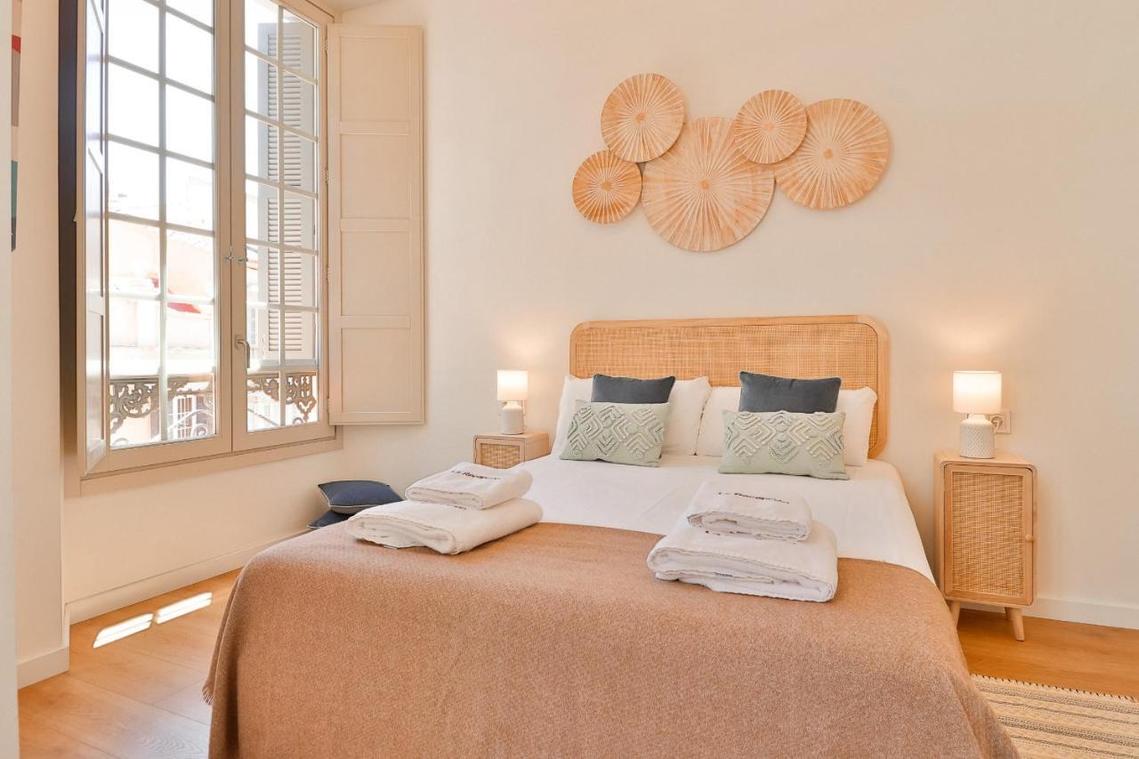 C74 - Marvelous 3 Bedroom Apartment In Historical Малага Экстерьер фото